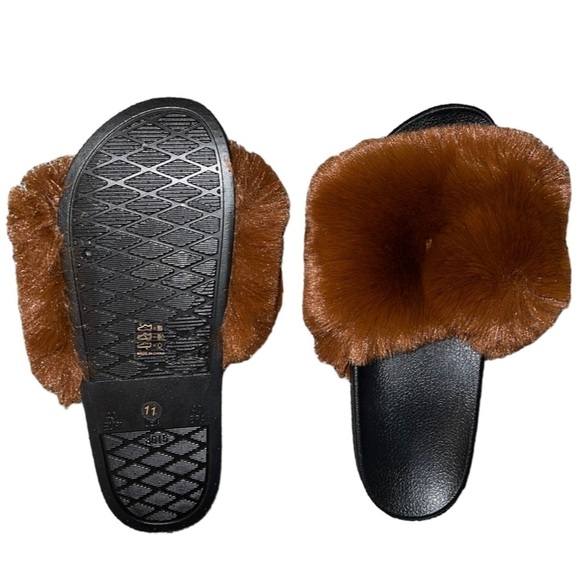 Funky Monkey Fluffy Slippers Slide-On Faux Fur Size 11 NWT - Picture 3 of 5
